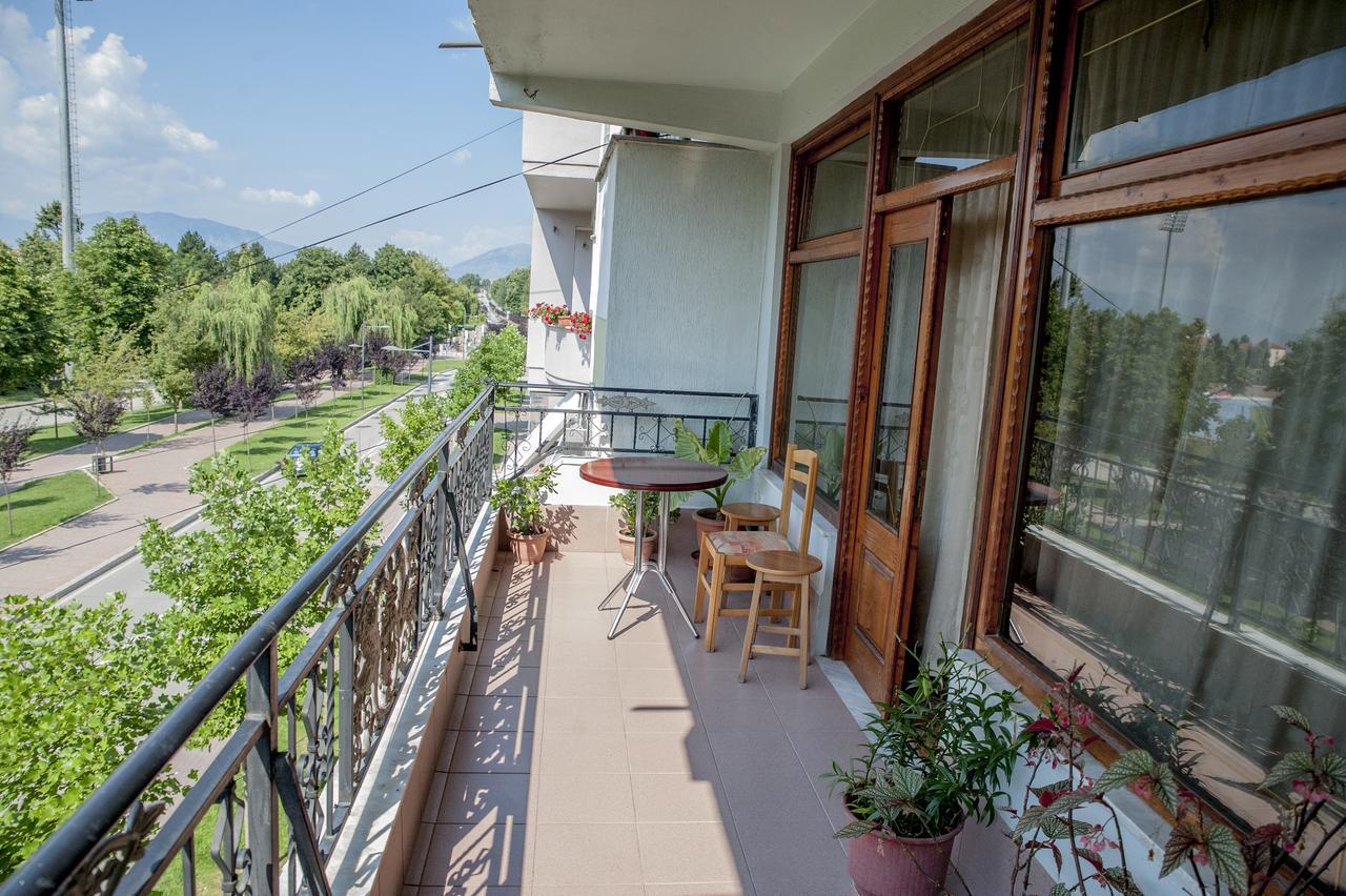 Villa Parku Rinia Korce Exterior foto